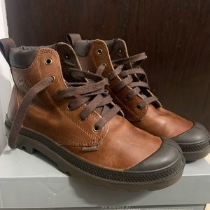 Women’s waterproof leather boots